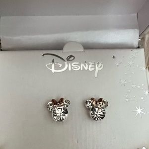 Beautiful Minnie Mouse Stud Earrings